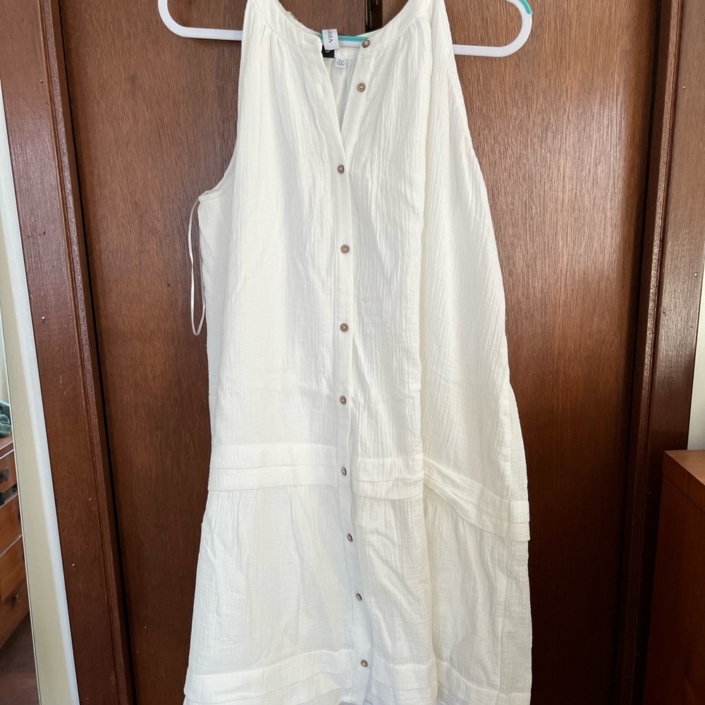 White Button-Down Sleeveless Dress